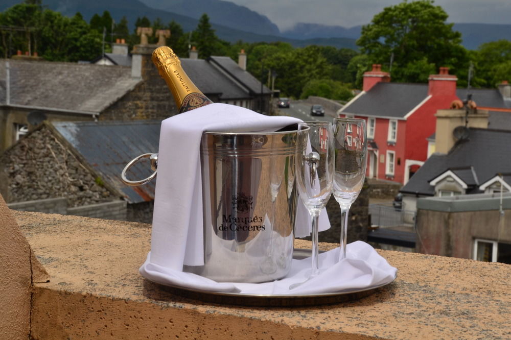Fairhill House Hotel Clonbur Esterno foto